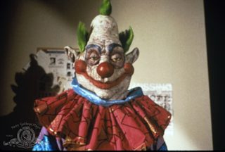 Killer Klowns from Outer Space still 3