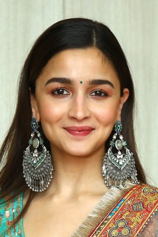 Alia Bhatt, photo 1 of 3