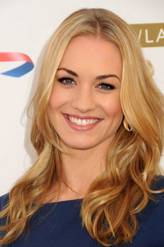 Yvonne Strahovski, photo 1 of 3