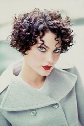 Shalom Harlow, photo 1 of 3