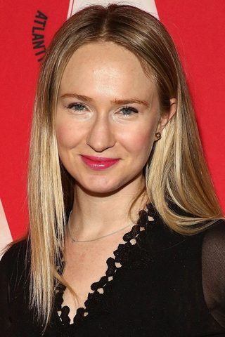 Halley Feiffer, photo 1 of 3
