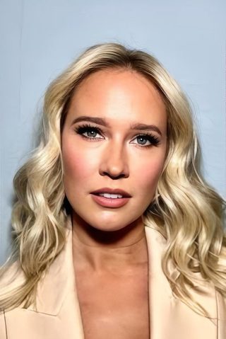 Anna Camp, photo 3 of 3