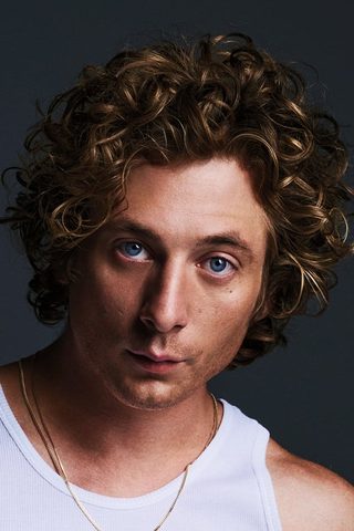 Jeremy Allen White, photo 1 of 3