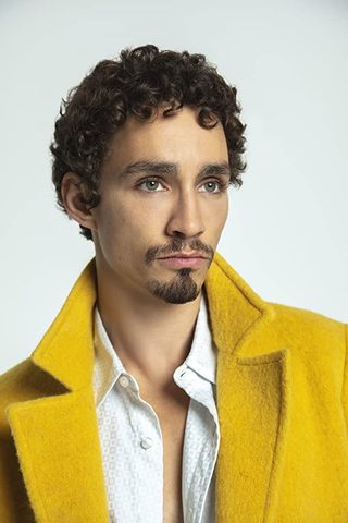 Robert Sheehan, photo 1 of 3