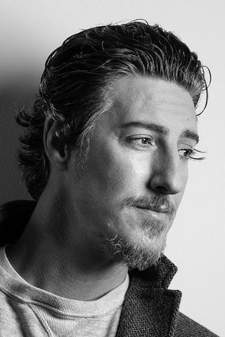 Eric Balfour, photo 2 of 3