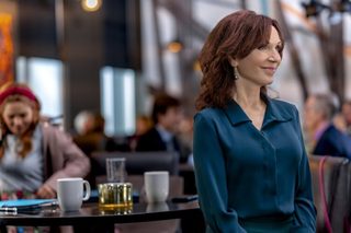 Aurora Teagarden Mysteries: How to Con a Con still 5