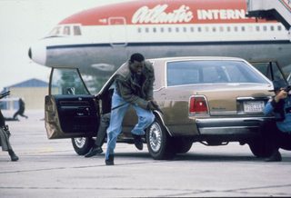 Passenger 57 still 7