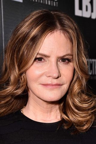 Jennifer Jason Leigh, photo 2 of 3