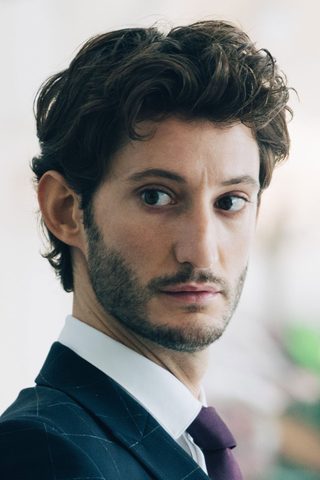 Pierre Niney, photo 1 of 3