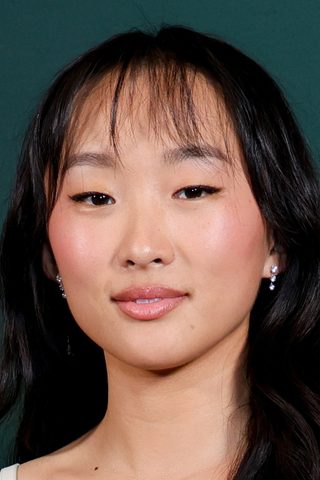 Ji-young Yoo, photo 1 of 3