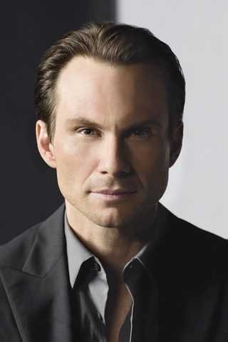 Christian Slater, photo 2 of 3