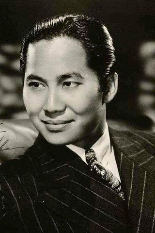 Keye Luke, photo 1 of 3