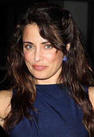 Alanna Ubach, photo 2 of 3