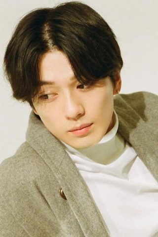 Mackenyu, photo 1 of 3
