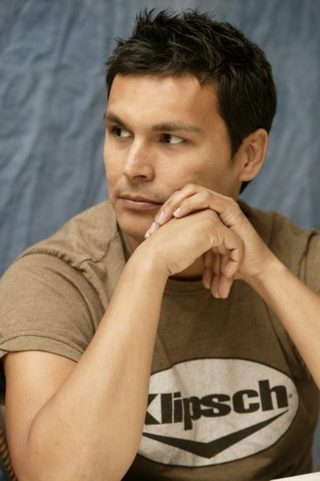 Adam Beach, photo 1 of 3