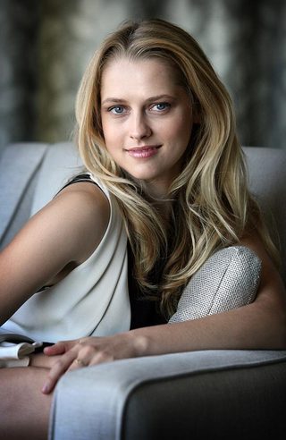 Teresa Palmer, photo 1 of 3