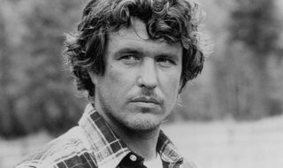 Tom Berenger, photo 2 of 3