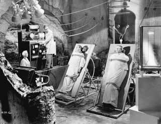 Frankenstein Meets the Wolf Man still 7