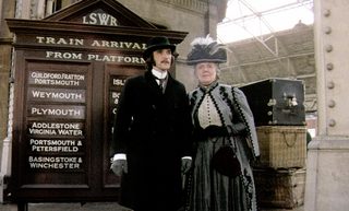 Hands of the Ripper still 8