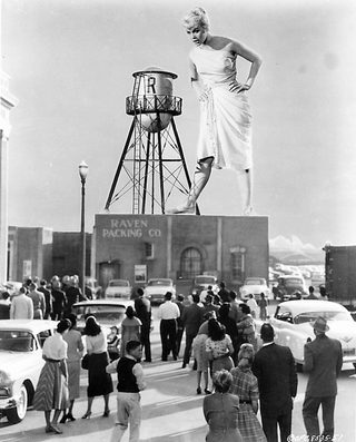 The 30 Foot Bride of Candy Rock still 2