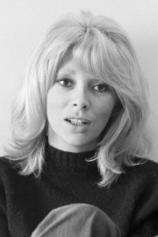 Mireille Darc, photo 2 of 3