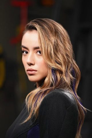 Chloe Bennet, photo 3 of 3