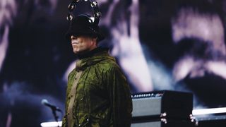 Oasis: Don't Look Back in Anger still 8