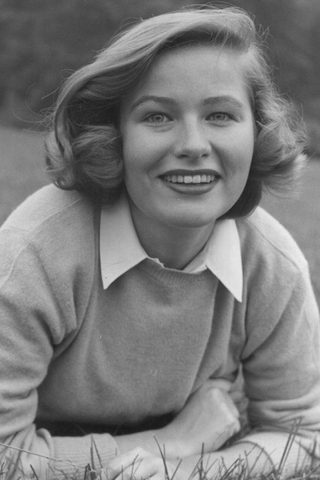 Nancy Olson, photo 1 of 3
