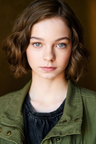 Emma Myers, photo 2 of 3