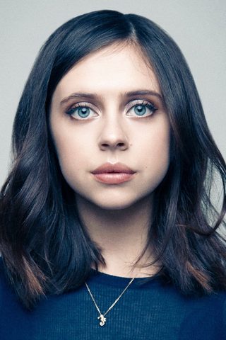 Bel Powley, photo 1 of 3
