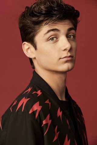 Asher Angel, photo 1 of 3