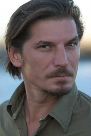 Luka Peros, photo 2 of 3