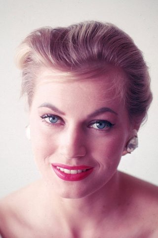 Anita Ekberg, photo 2 of 3