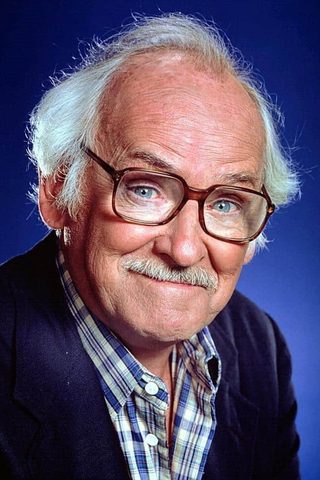 Barnard Hughes, photo 1 of 3
