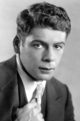 Paul Muni, photo 1 of 3