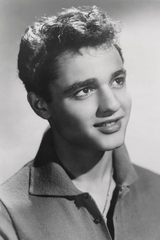 Sal Mineo, photo 1 of 3