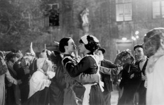 Belle Époque still 2