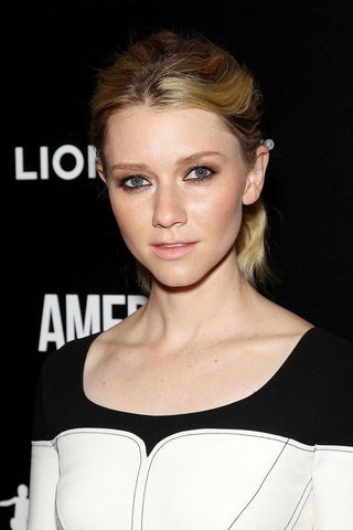 Valorie Curry, photo 2 of 3