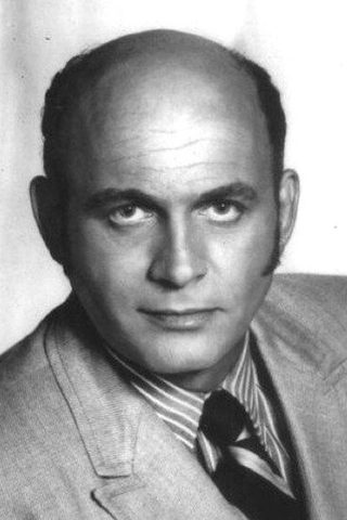 Gavin MacLeod, photo 2 of 3