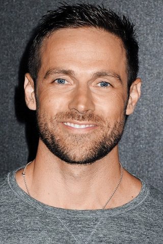 Dylan Bruce, photo 2 of 3