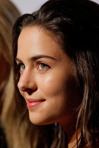 Holly Deveaux, photo 3 of 3