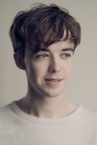 Alex Lawther, photo 3 of 3