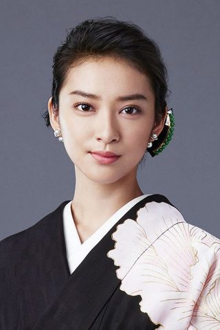 Emi Takei, photo 3 of 3