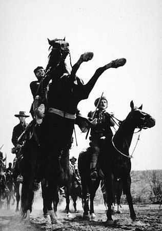 Major Dundee still 3
