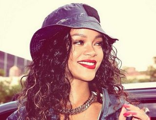 Rihanna, photo 2 of 3