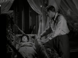 Son of Dracula still 2