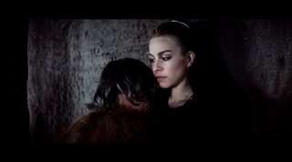 Hundra still 3