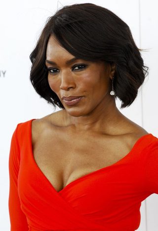 Angela Bassett, photo 1 of 3