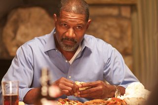 Dennis Haysbert, photo 1 of 3