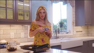 Holistay still 6